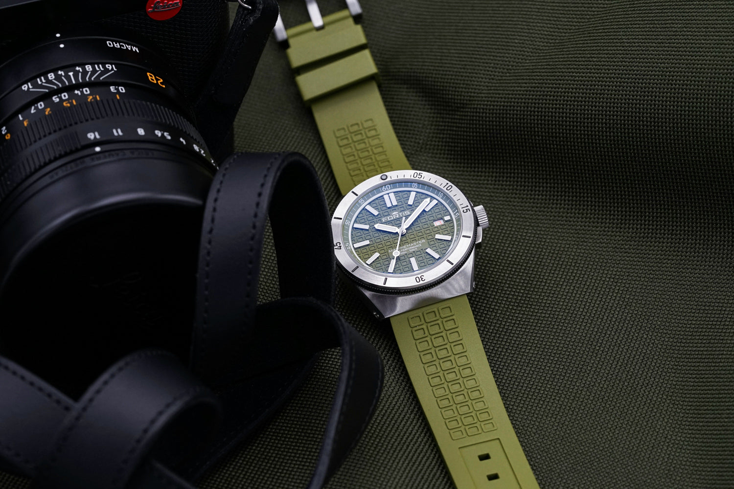 Rugged Elegance – Modern Sports Watch with Olive Green Strap